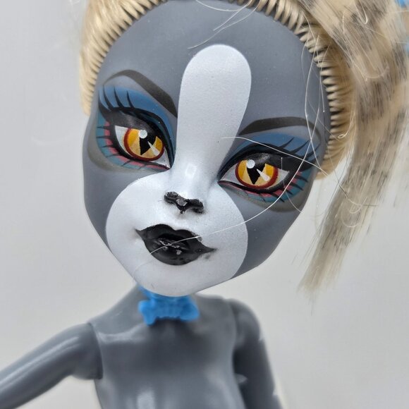 Monster High Zombie Shake Meowlody Doll 2011 OG Mattel Collectible - Picture 2 of 7